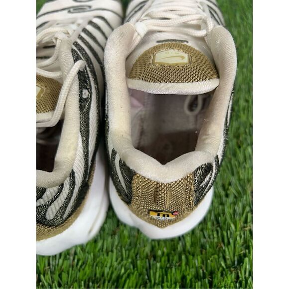 Size 8 women’s - Nike Air Max Plus Premium Ivory Gold CLEAN - Picture 7 of 8